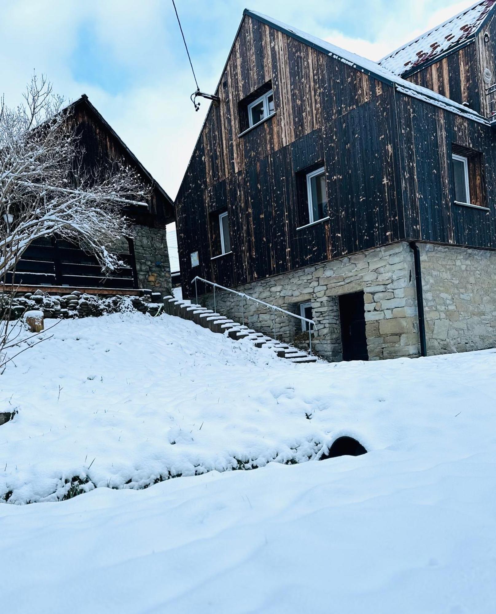 W Deski Dom Apartamenty Krzyżowa Buitenkant foto